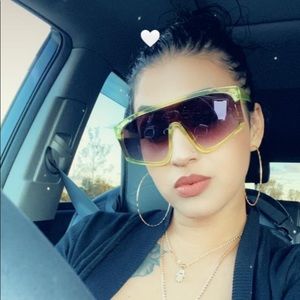 Meet your Posher, Marilyn